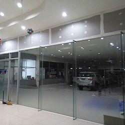 รูปตัวอย่าง-กั้นห้องกระจกบานเปลือย